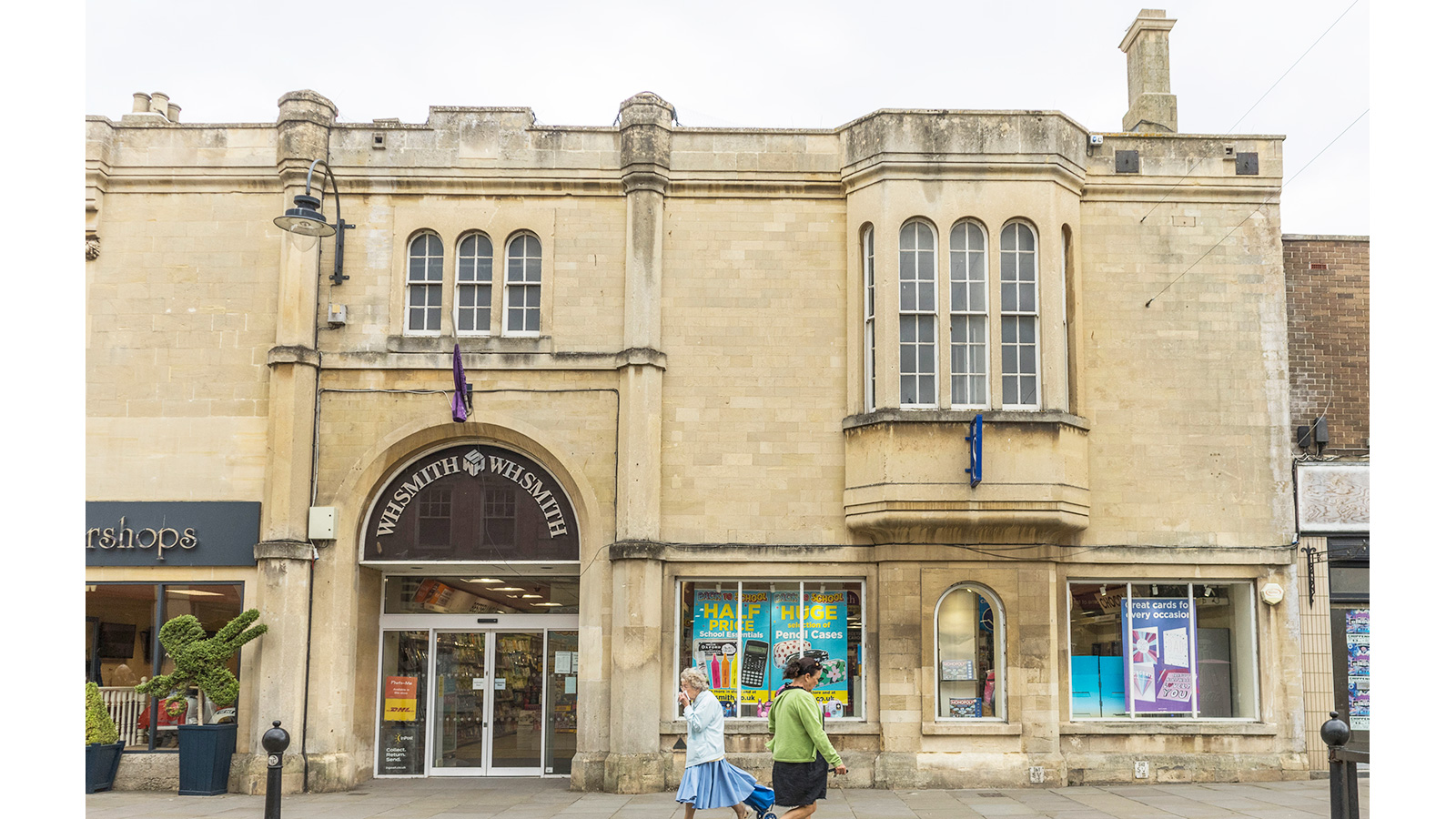 2 High Street<br>Chippenham<br>Wiltshire<br>SN15 3EP