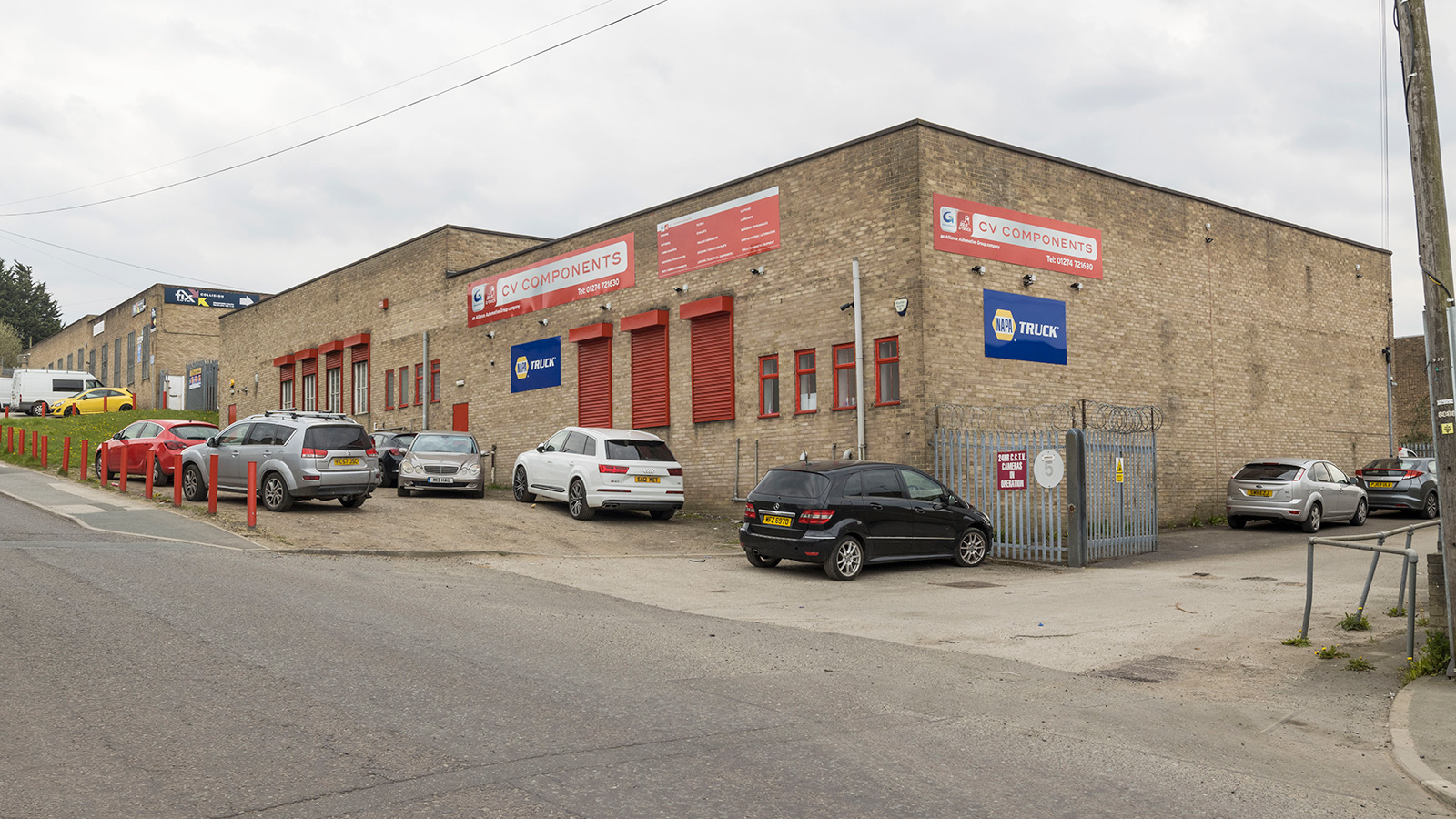 140-142 Hall Lane<br>Bradford<br>West Yorkshire<br>BD4 7DG