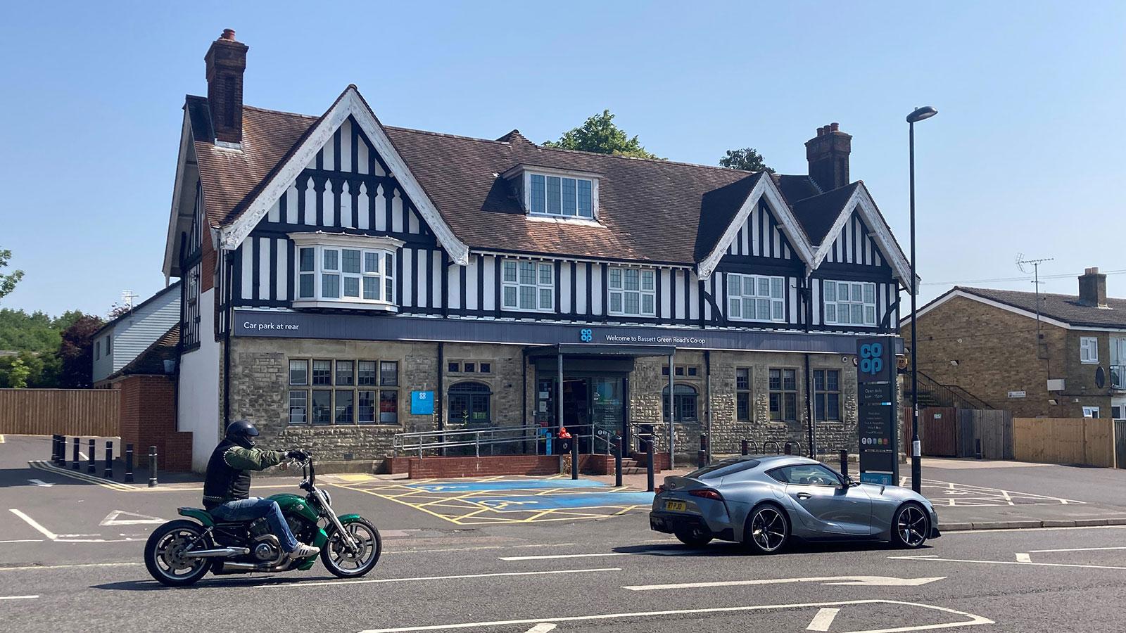 Co-operative Food<br>Bassett Green Road<br>Southampton<br>Hampshire<br>SO16 3EG