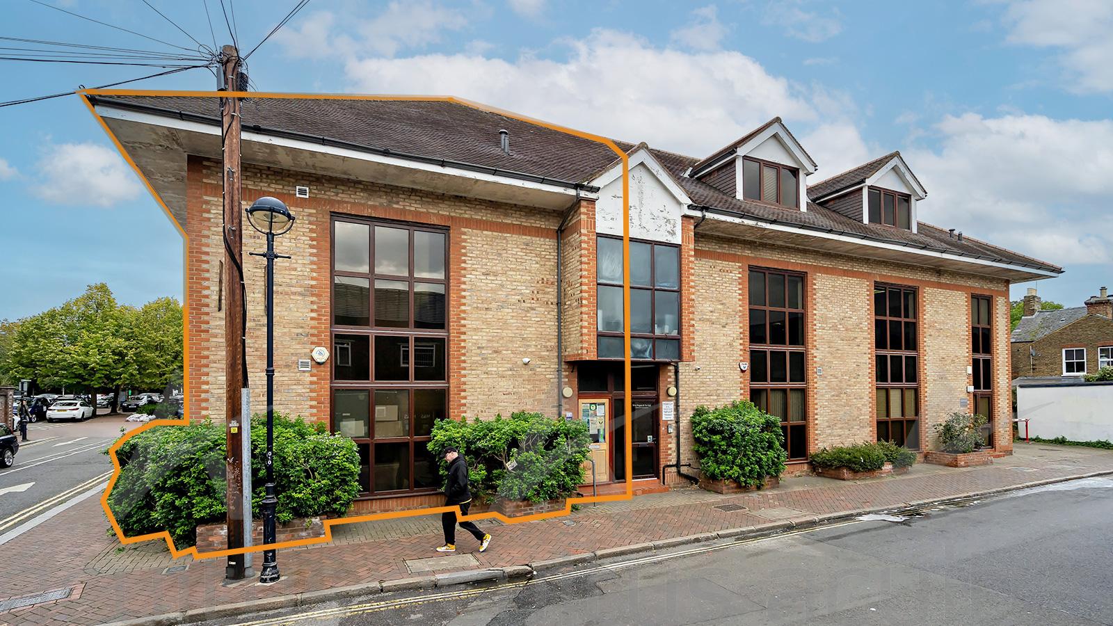 Property Auctions 07/Nov/2024 2 Ilex House, Holly Road, Twickenham