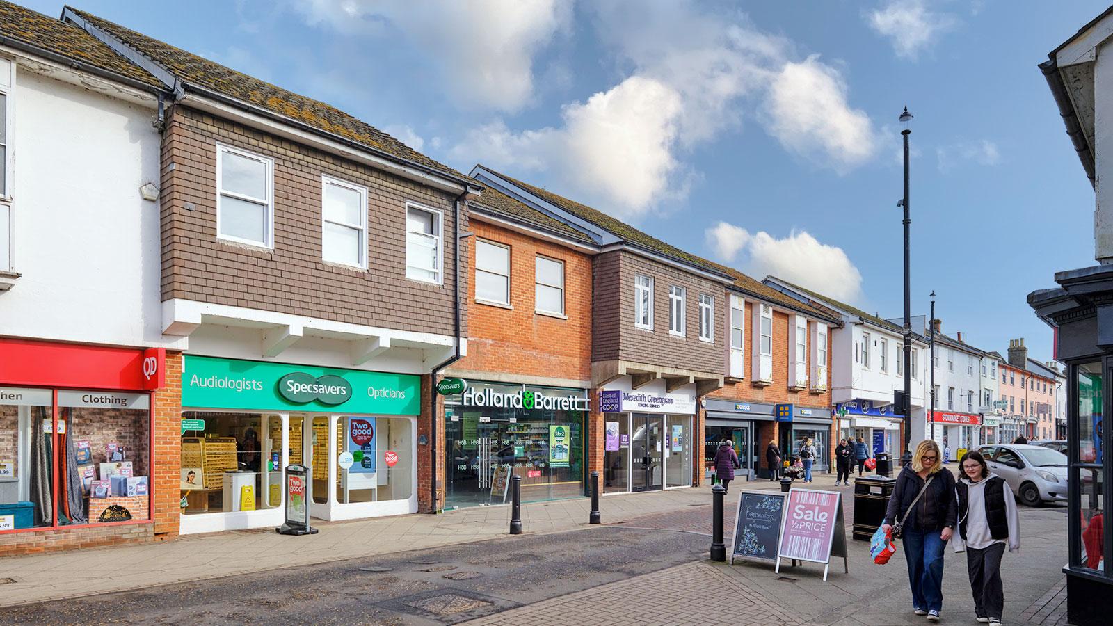 Specsavers<br>11 Ipswich Street<br>Stowmarket<br>Suffolk<br>IP14 1AH