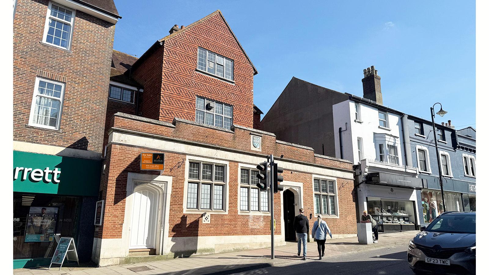 15 London Road<br>East Grinstead<br>Sussex<br>RH19 1AJ