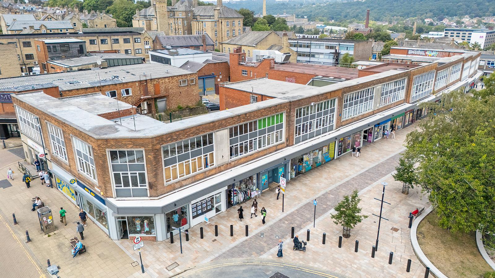 20 to 40 Market Square, 1 to 3 Well Croft and 16 to 18 Kirkgate image 4
