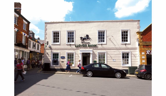 Lloyds Bank<br>25 High Street<br>Shipston-on-Stour<br>Warwickshire<br>CV36 4AJ