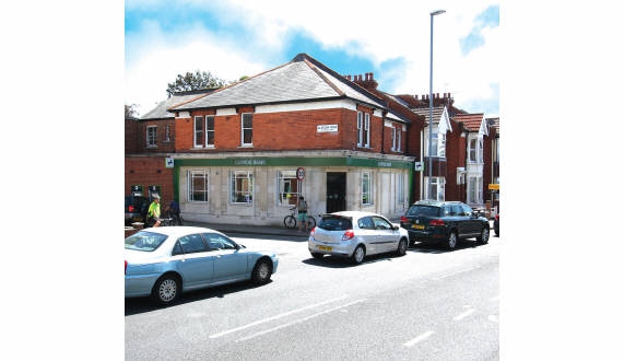 Lloyds Bank, 140 Eastney Road<br>Milton, Southsea, Portsmouth<br>Hampshire<br>PO4 8EE