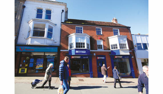 174 High Street<br>Ryde<br>Isle of Wight<br>PO33 2HW