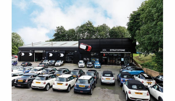 Stratstone MINI Car Showroom<br>Wetherby Road<br>Harrogate<br>North Yorkshire<br>HG3 1DH