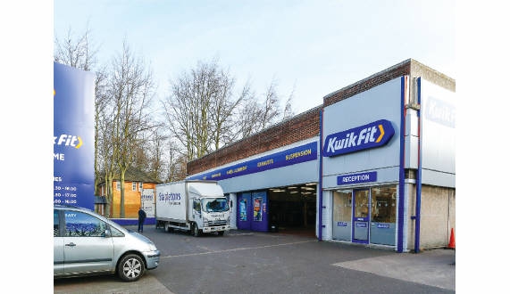 Kwik Fit<br>6 Chesterfield Road South<br>Mansfield<br>Nottinghamshire<br>NG19 7AD
