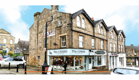 8 High Street<br>Yeadon<br>Leeds<br>West Yorkshire<br>LS19 7PP