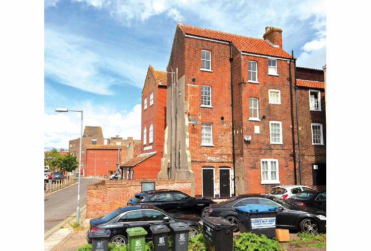 Property Auctions 13/Jul/2017 155 King Street, Great Yarmouth