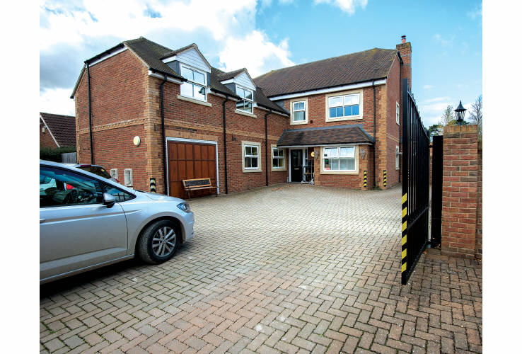 Property Auctions 07/Dec/2017 2 Durlston Gardens, Hilperton Road