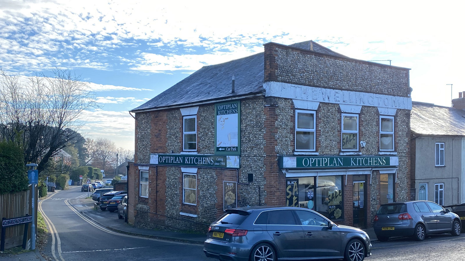 138 Farnborough Road<br>Farnham<br>Surrey<br>GU9 9BD