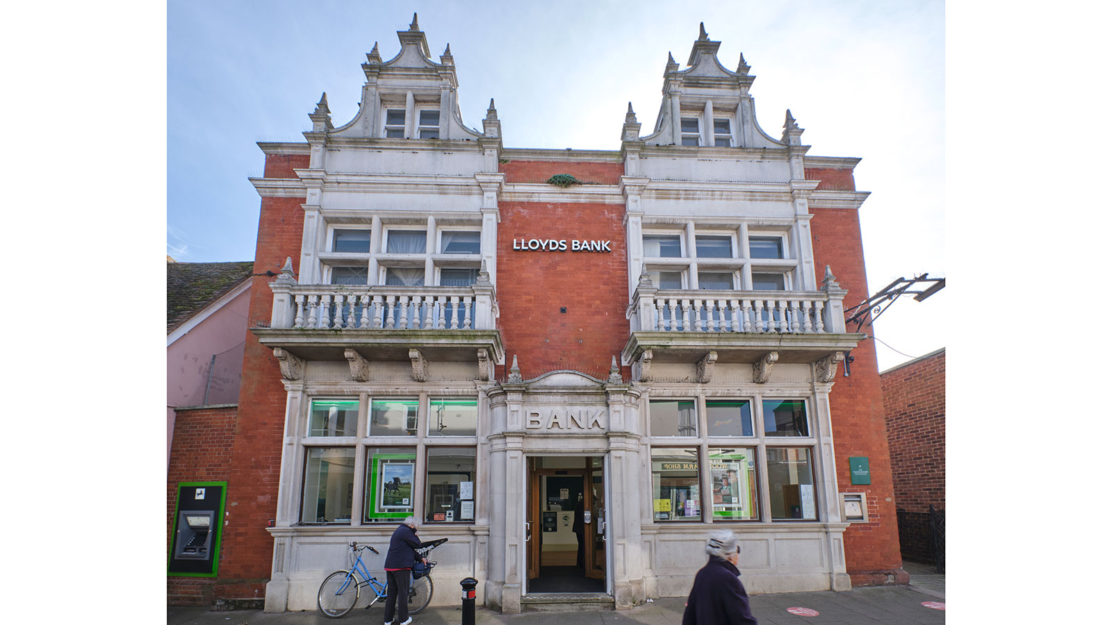 Lloyds Bank<br>8 Thoroughfare<br>Woodbridge<br>Suffolk<br>IP12 1AF